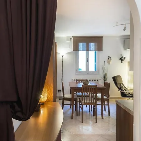 Ca'serenissima - At 2mn Of St Square Apartment