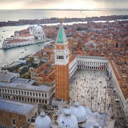 Ca'serenissima - At 2mn Of St Square Apartment Venice